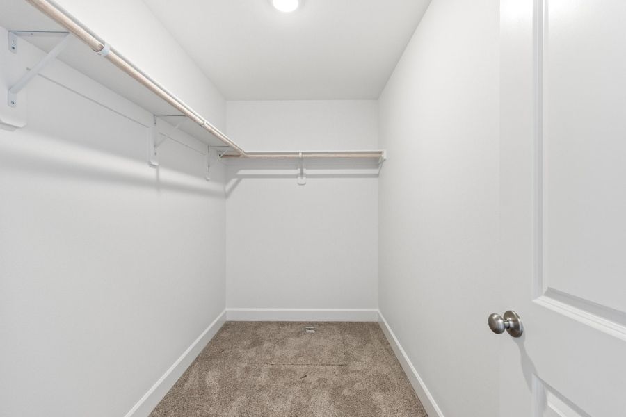 Spacious, unfurnished interior of a new home in IronHorse, Prineville (Image 21). Spacious, unfurnished interior of a new home in IronHorse, Prineville (Image 21).
