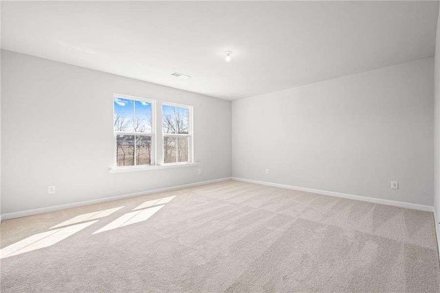 Spacious, unfurnished interior of a new home in Berkeley Mill, Cumming (Image 16).