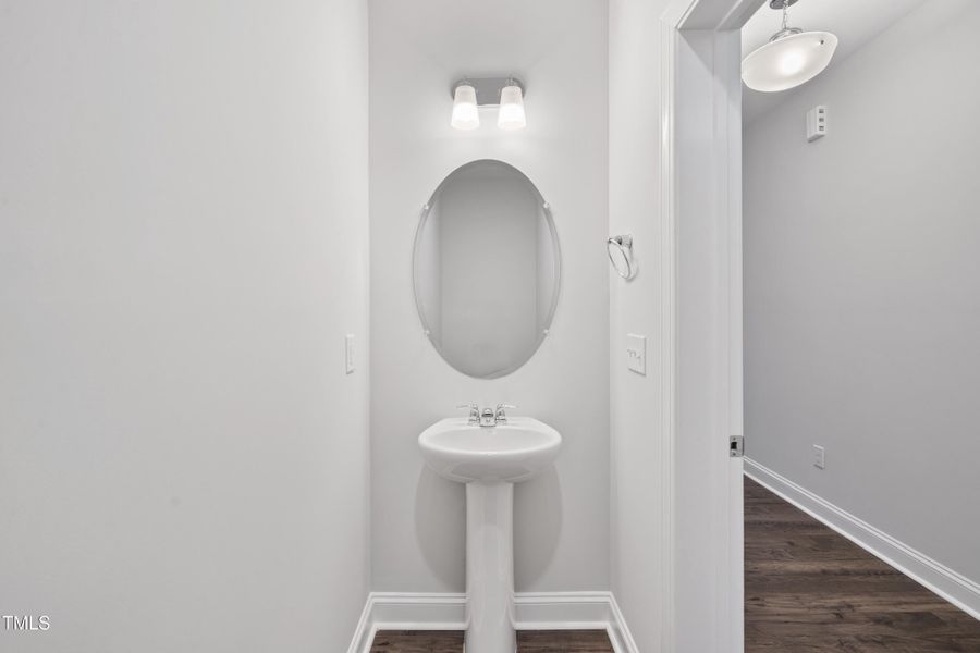 Ral_Barrington_Lot244 (4)