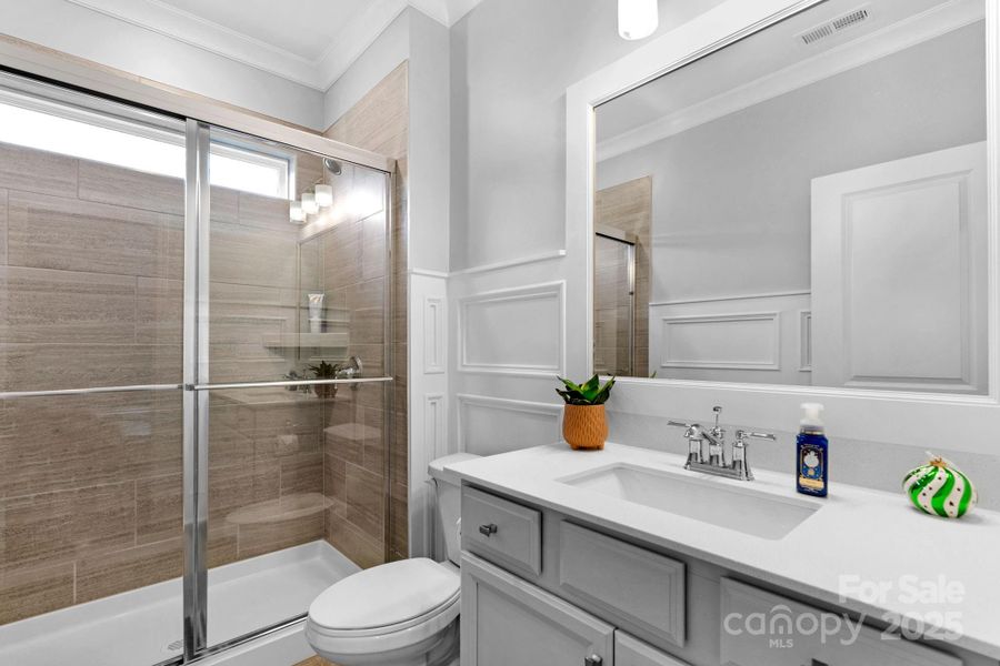 First floor guest suite