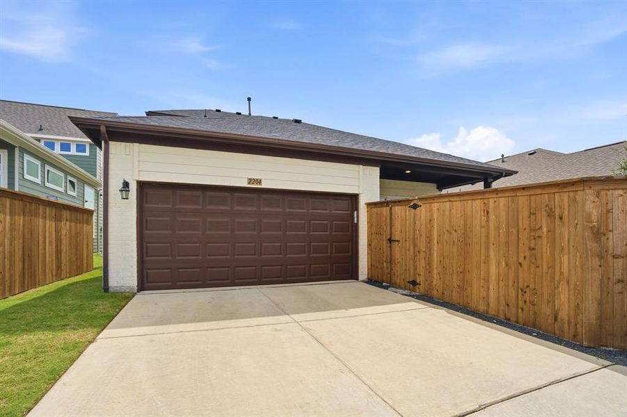 Exterior details and patio area of a home in , Rowlett (Image 20).