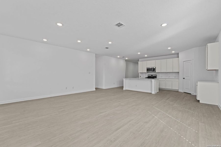 Spacious, unfurnished interior of a new home in Brookmill, San Antonio (Image 37). Spacious, unfurnished interior of a new home in Brookmill, San Antonio (Image 37).