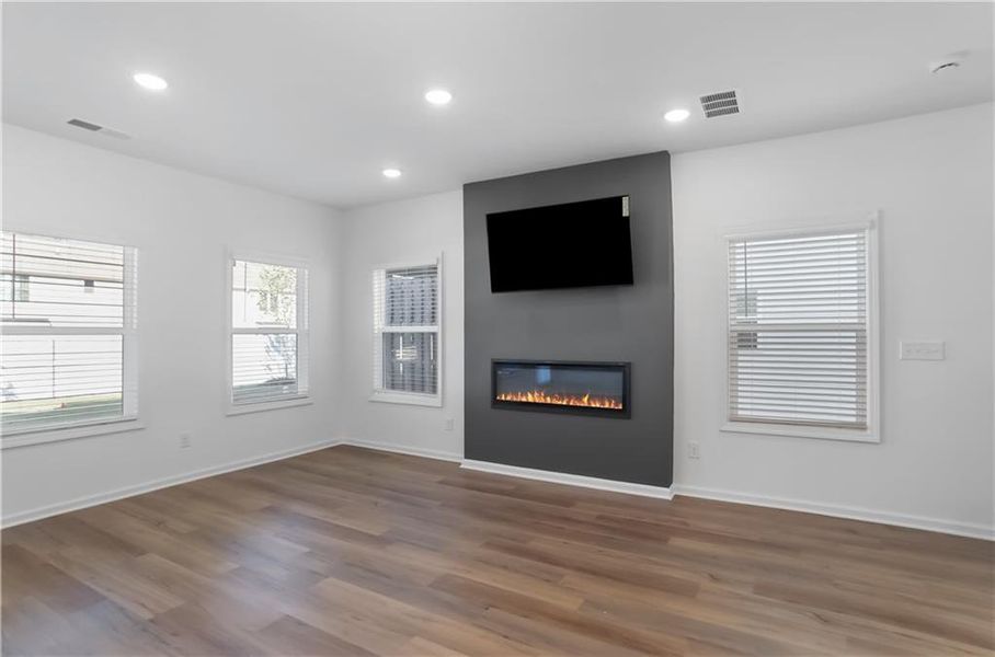 Spacious, unfurnished interior of a new home in , Cleveland (Image 30).