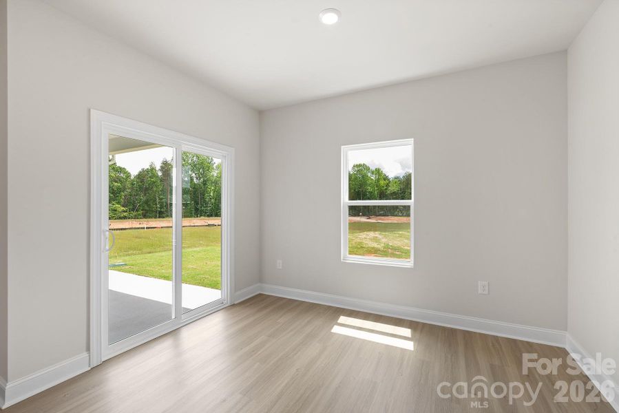 Spacious, unfurnished interior of a new home in Ascot Woods, Charlotte (Image 12).