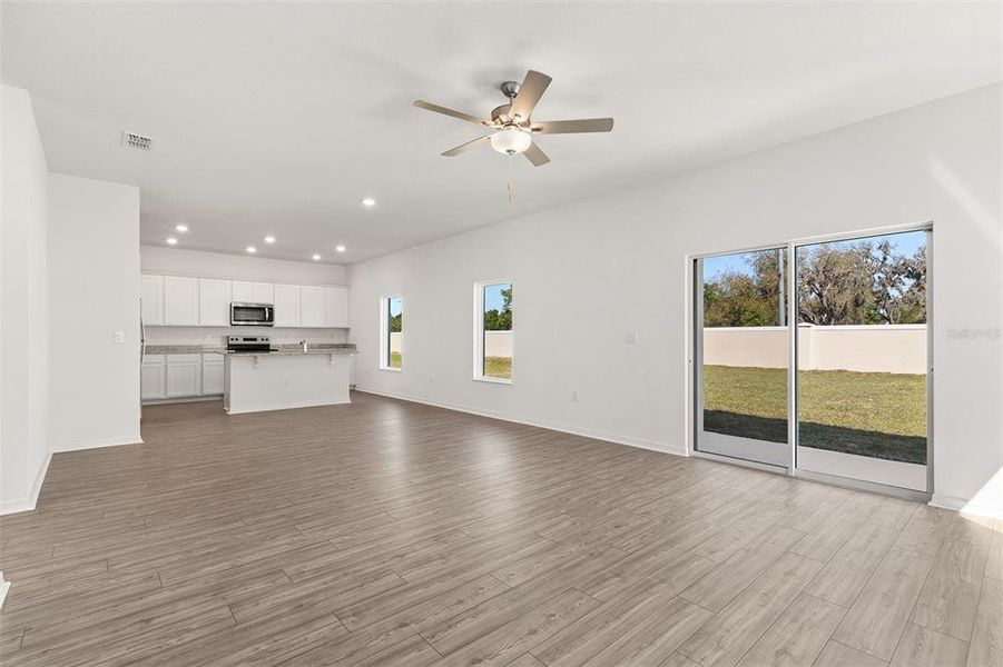 Spacious, unfurnished interior of a new home in Peach Crossings, Winter Haven (Image 23).