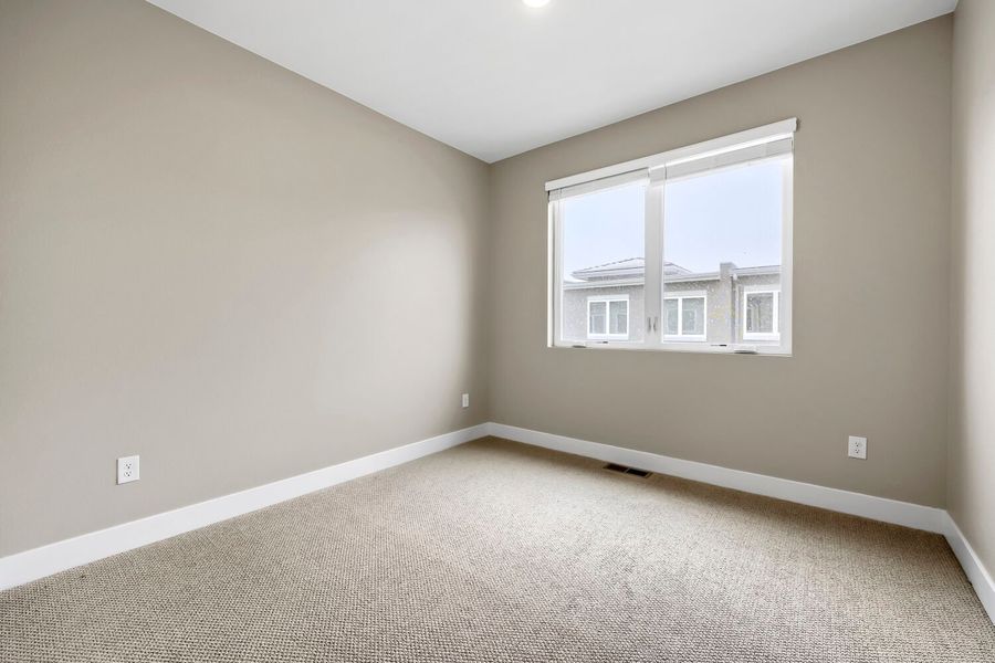 Spacious, unfurnished interior of a new home in Solterra, Lakewood (Image 8).