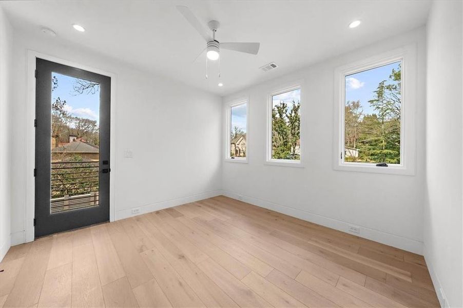 Spacious, unfurnished interior of a new home in , Atlanta (Image 26).