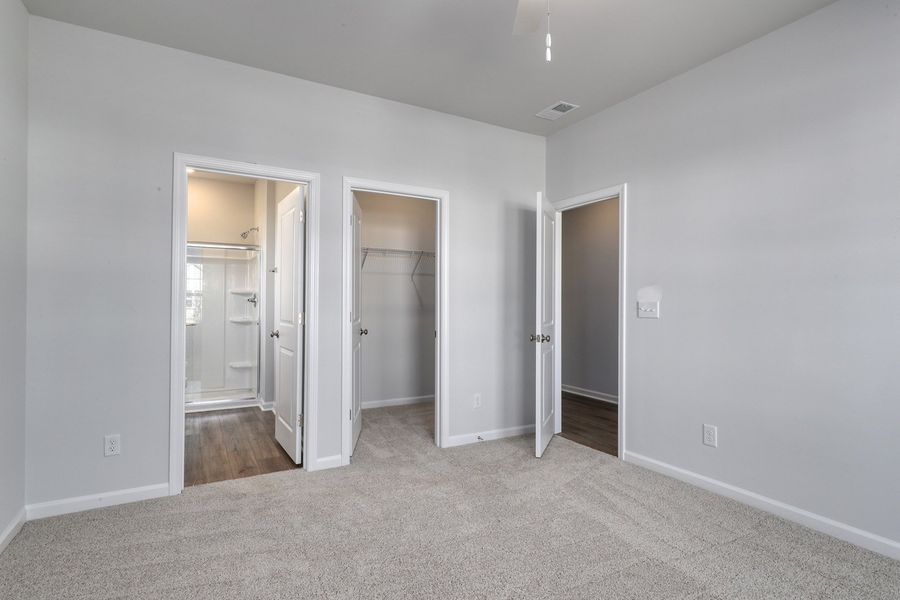 Spacious, unfurnished interior of a new home in Allston Park, Calabash (Image 32).