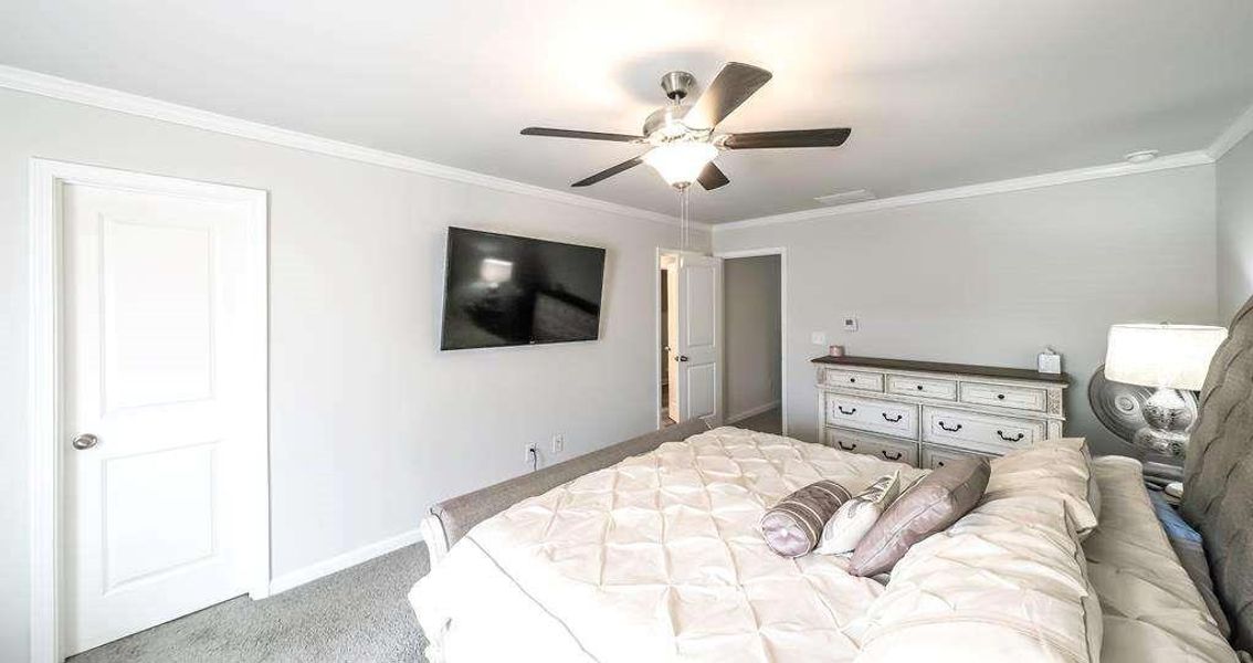 Furnished interior view inside a new home in , Bremen (Image 35).