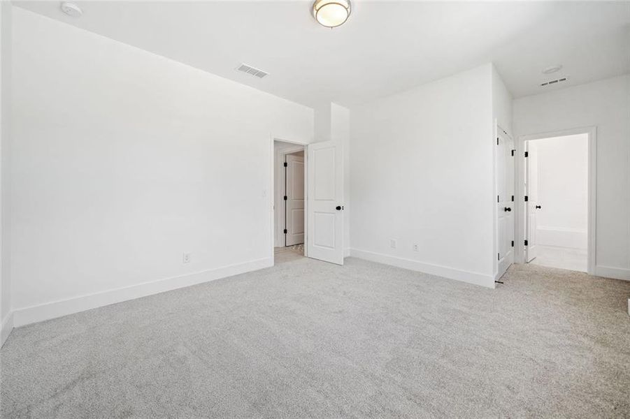 Spacious, unfurnished interior of a new home in , Marietta (Image 25).