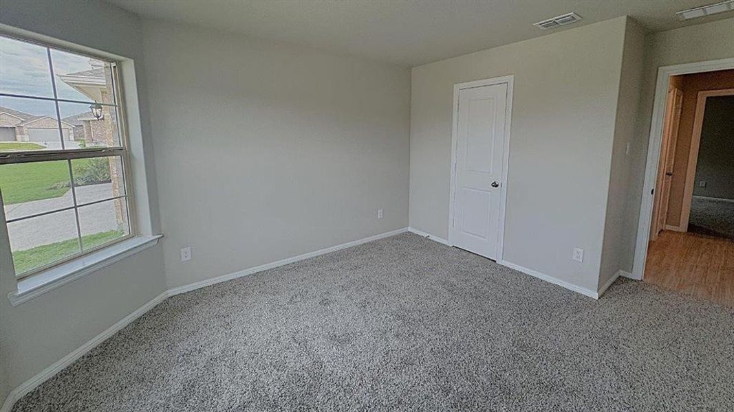 Spacious, unfurnished interior of a new home in Highlands at Chapel Creek, Fort Worth (Image 19). Spacious, unfurnished interior of a new home in Highlands at Chapel Creek, Fort Worth (Image 19).