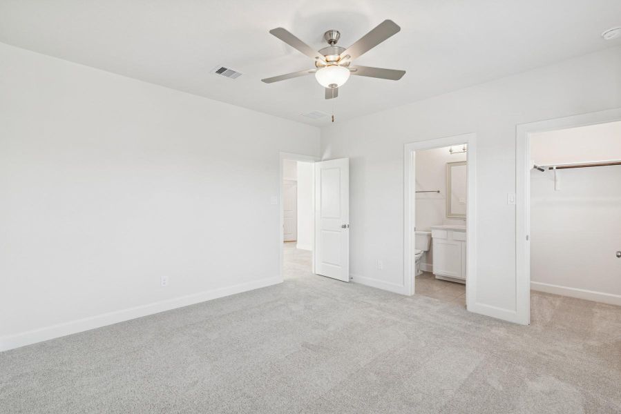 Spacious, unfurnished interior of a new home in Dunham Pointe 50' Homesites, Cypress (Image 30). Spacious, unfurnished interior of a new home in Dunham Pointe 50' Homesites, Cypress (Image 30).