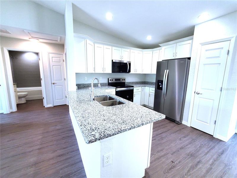 Furnished interior view inside a new home in , Ocklawaha (Image 6).