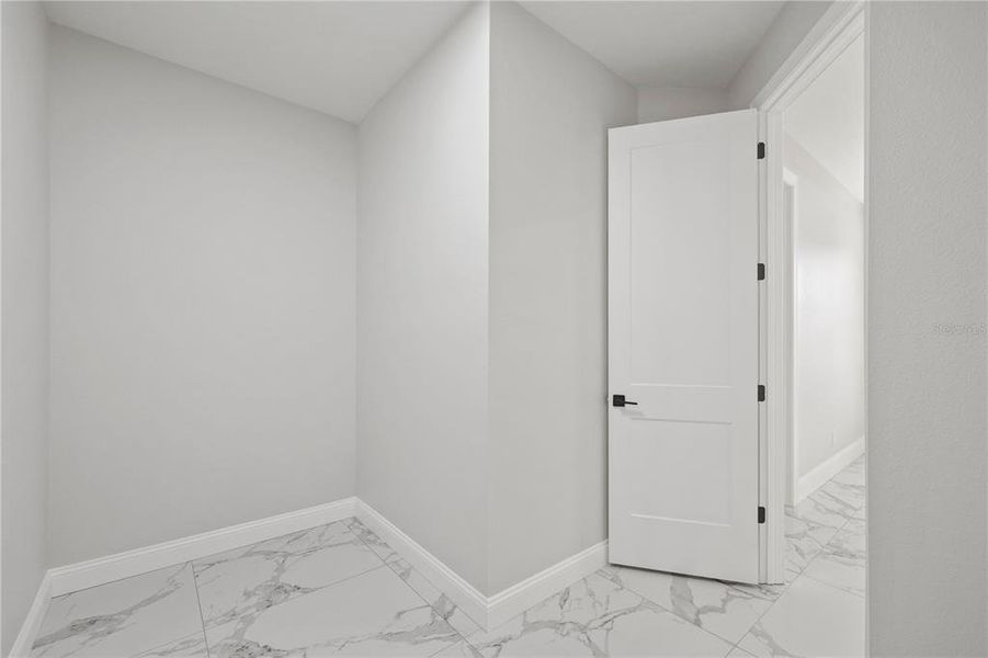 Spacious, unfurnished interior of a new home in , Tampa (Image 39).