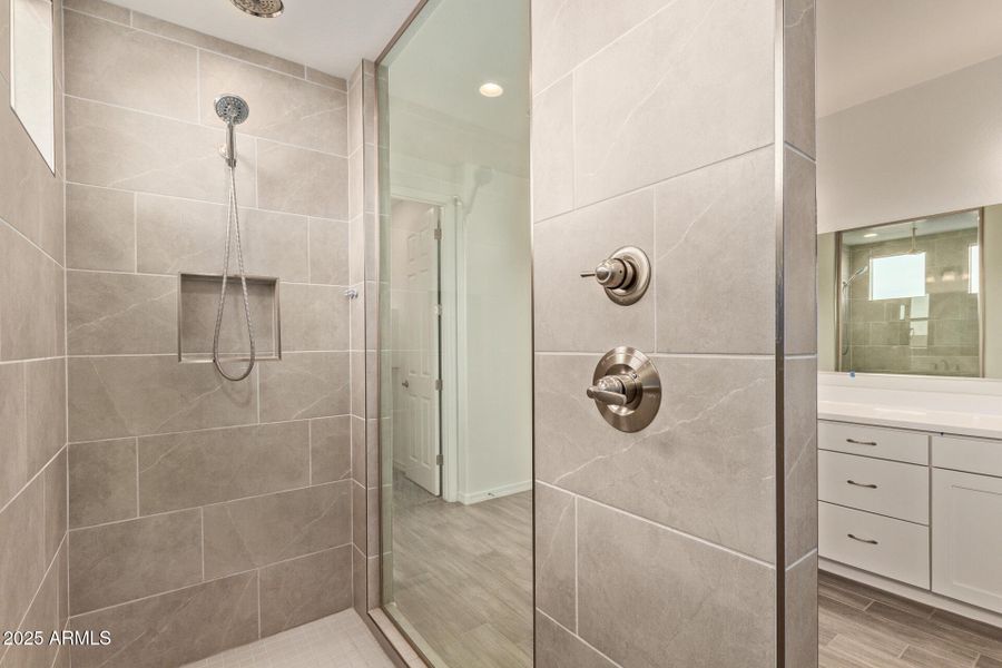 Master Bathroom Master Bathroom