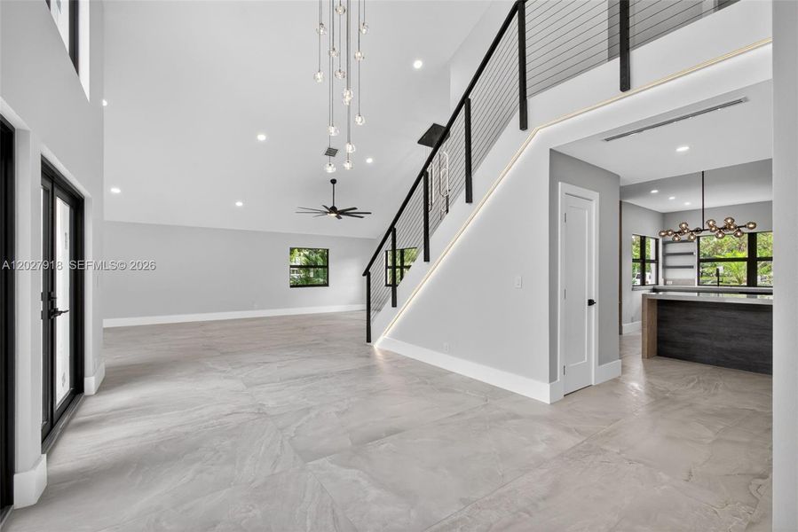 Spacious, unfurnished interior of a new home in , Palm Beach Gardens (Image 66).