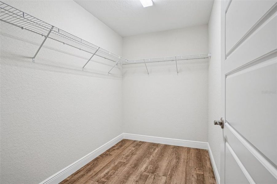 Spacious, unfurnished interior of a new home in , Citrus Springs (Image 24).