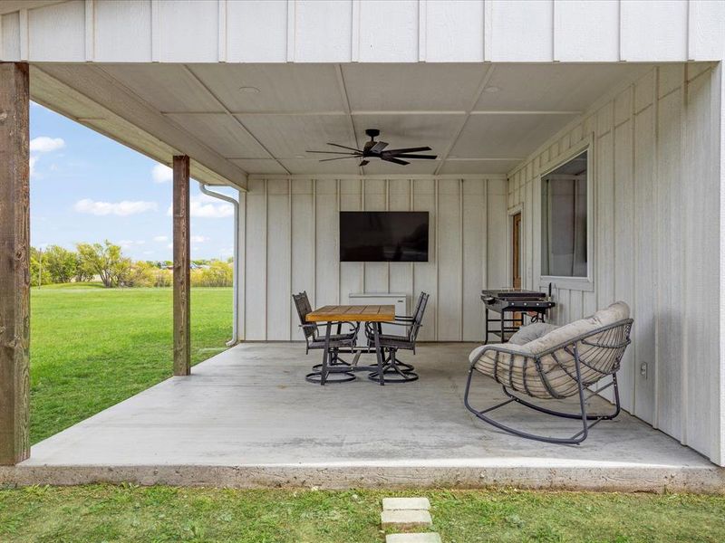 Exterior details and patio area of a home in , Bells (Image 26).