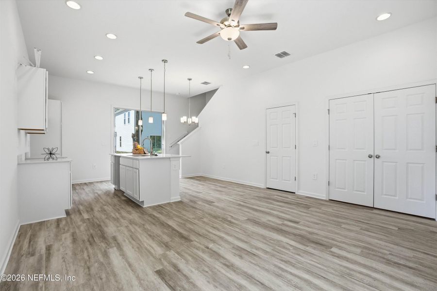 Spacious, unfurnished interior of a new home in , Jacksonville (Image 22).