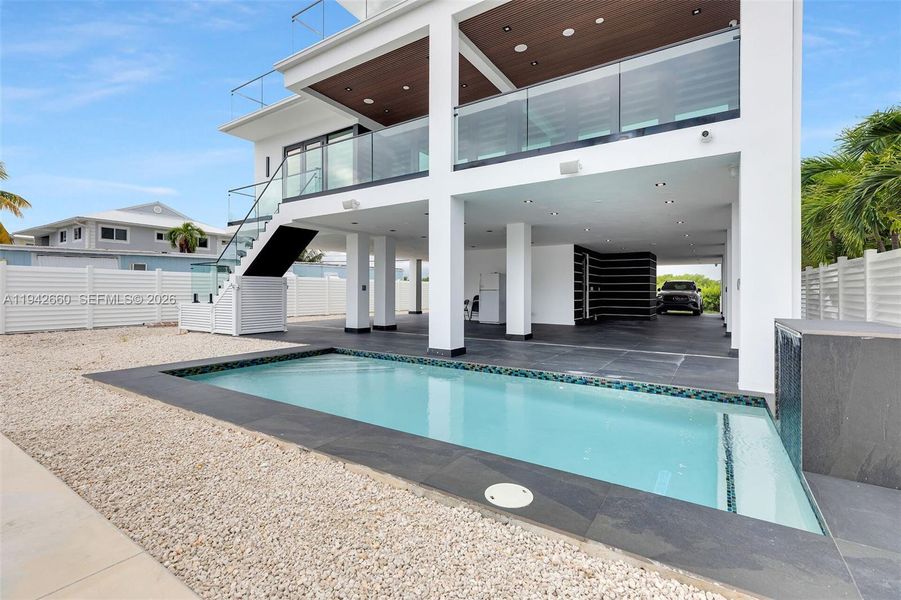 Exterior details and patio area of a home in , Key Largo (Image 38).