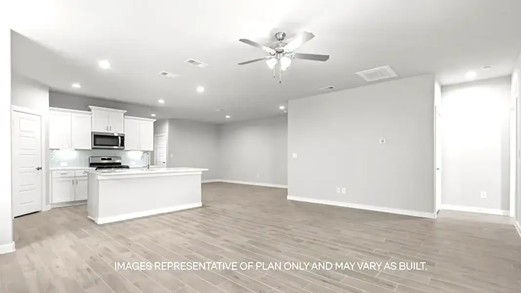 Spacious, unfurnished interior of a new home in Westmont, Lubbock (Image 6).