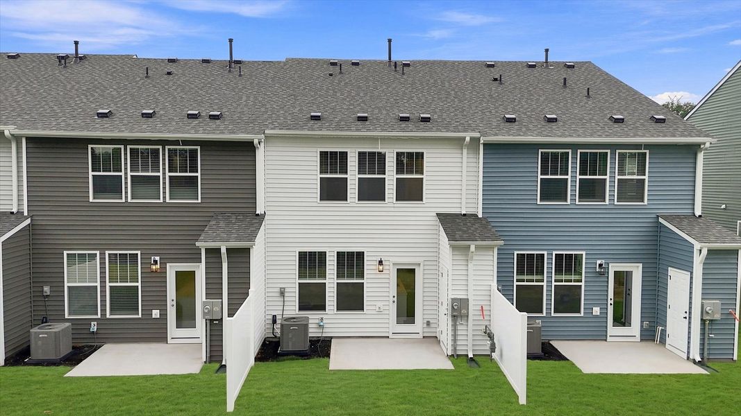 Established charm meets functional outdoor living with a spacious backyard by DRB Homes Established charm meets functional outdoor living with a spacious backyard by DRB Homes