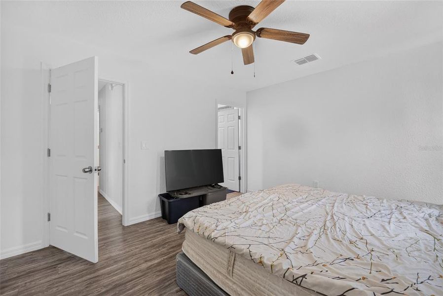Furnished interior view inside a new home in , Ocala (Image 8).