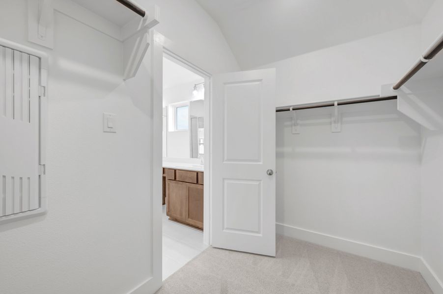 Spacious, unfurnished interior of a new home in The Retreat at Harvest, Argyle (Image 21). Spacious, unfurnished interior of a new home in The Retreat at Harvest, Argyle (Image 21).