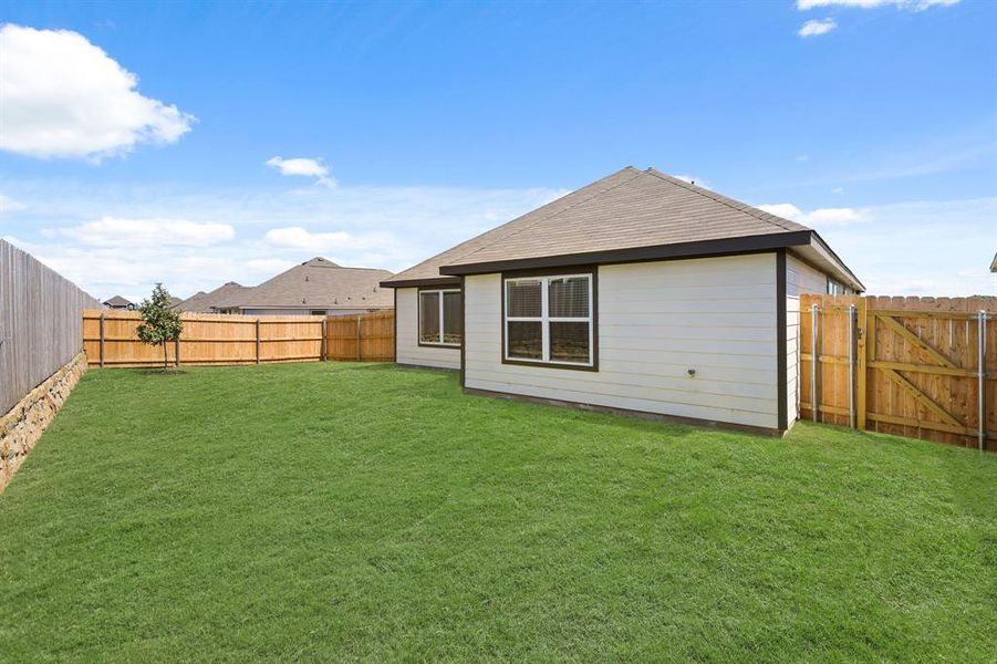 Image 17 of a home in Sycamore Landing.