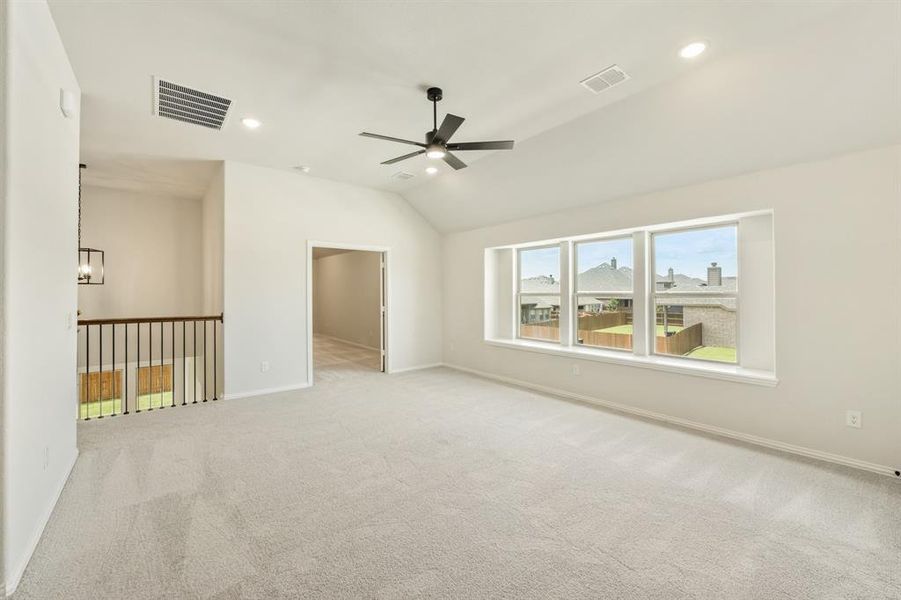 Spacious, unfurnished interior of a new home in The Oasis at North Grove 75-80, Waxahachie (Image 25). Spacious, unfurnished interior of a new home in The Oasis at North Grove 75-80, Waxahachie (Image 25).