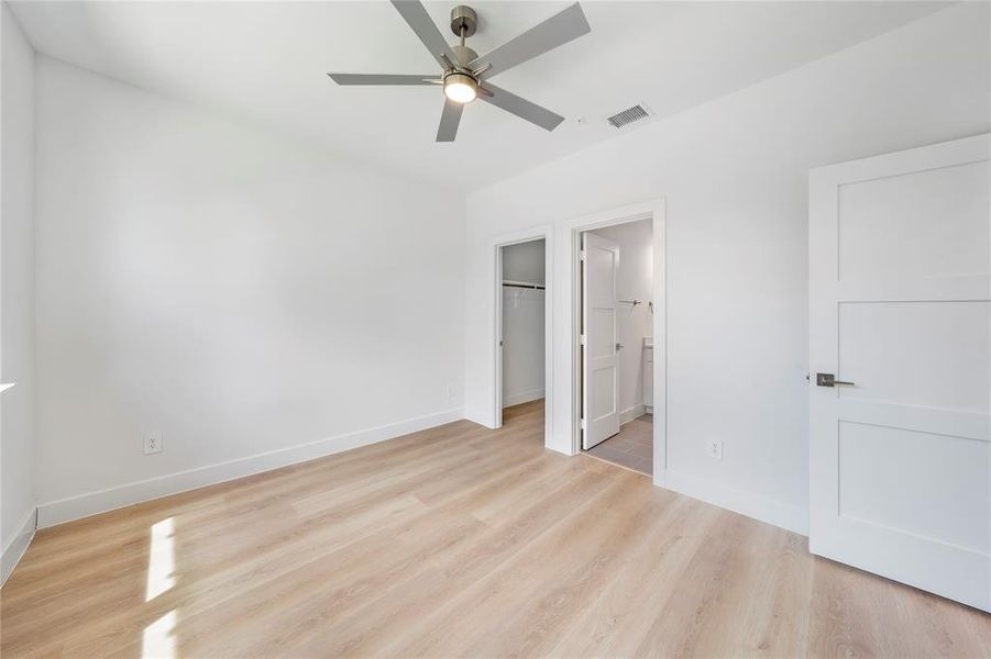 Spacious, unfurnished interior of a new home in , Farmers Branch (Image 25).