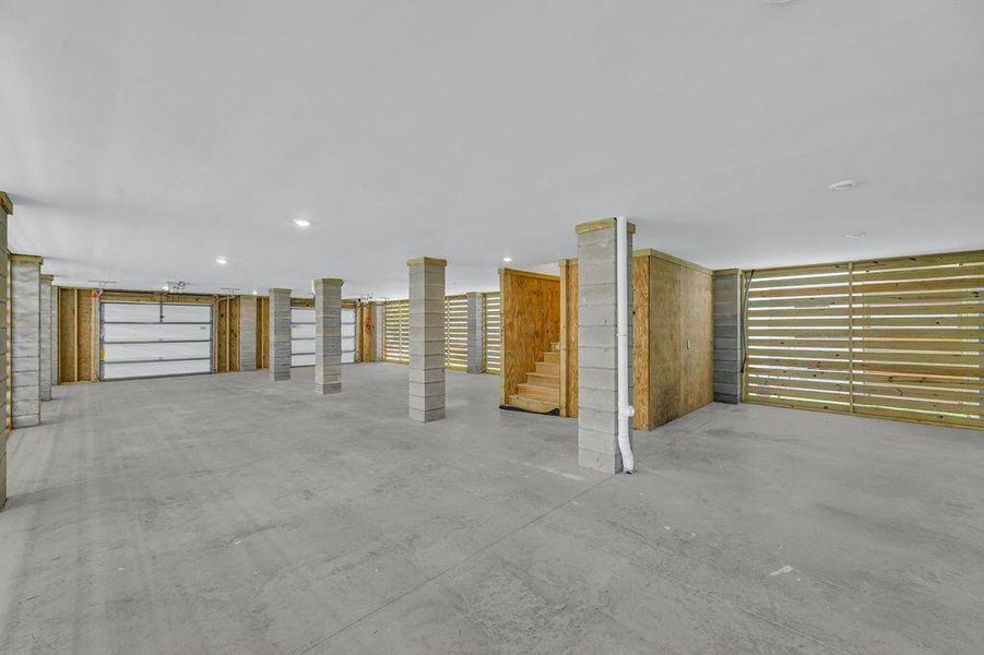 Spacious, unfurnished interior of a new home in Central Park, Charleston (Image 18).