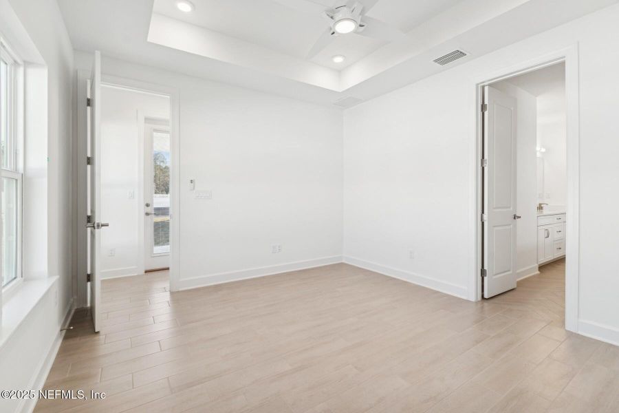 Spacious, unfurnished interior of a new home in Evergreen Island at Silverleaf - Classic, St. Augustine (Image 22).