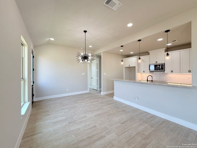 Spacious, unfurnished interior of a new home in , La Vernia (Image 19). Spacious, unfurnished interior of a new home in , La Vernia (Image 19).