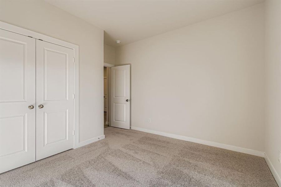 Spacious, unfurnished interior of a new home in MiraVerde, Crowley (Image 22).