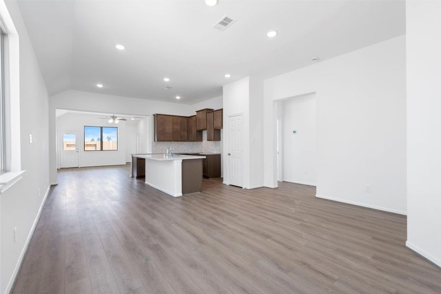 This home boasts a spacious open concept layout that combines the best of modern design and comfort for everyday living. This home boasts a spacious open concept layout that combines the best of modern design and comfort for everyday living.