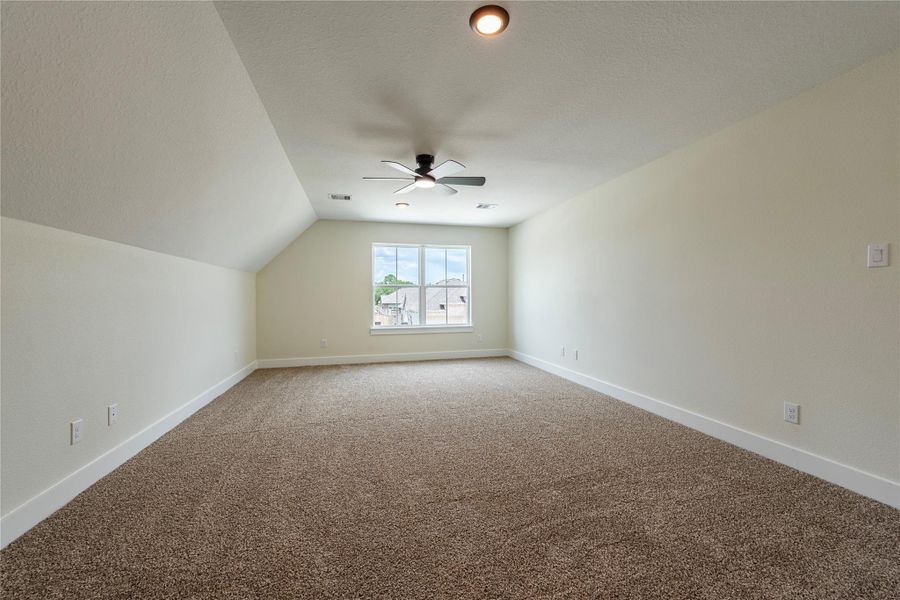 Spacious, unfurnished interior of a new home in , Santa Fe (Image 25). Spacious, unfurnished interior of a new home in , Santa Fe (Image 25).