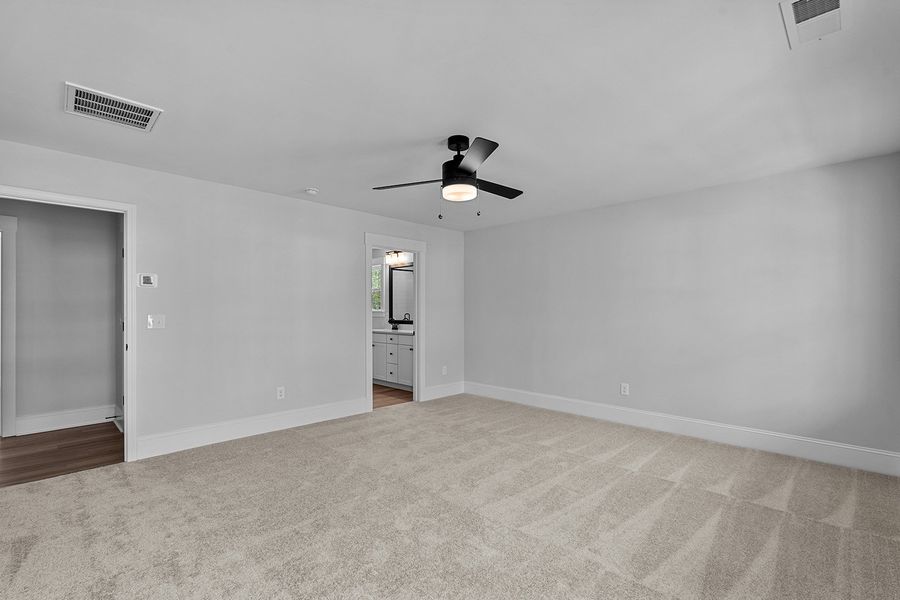 Spacious, unfurnished interior of a new home in Hanes Lake, Winston-Salem (Image 30).