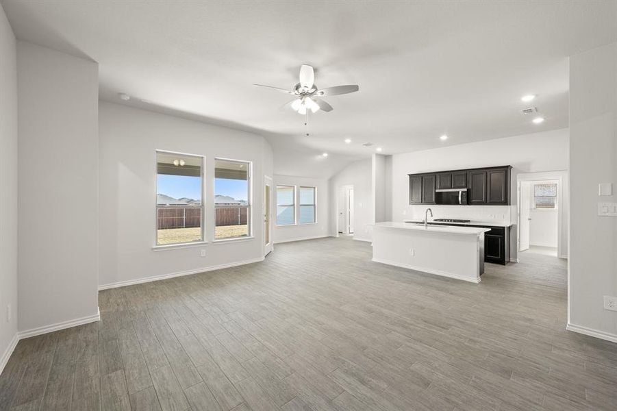 504 Diamond- Living Room-3 504 Diamond- Living Room-3