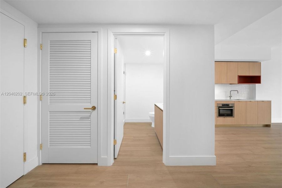 Spacious, unfurnished interior of a new home in , Miami (Image 21).