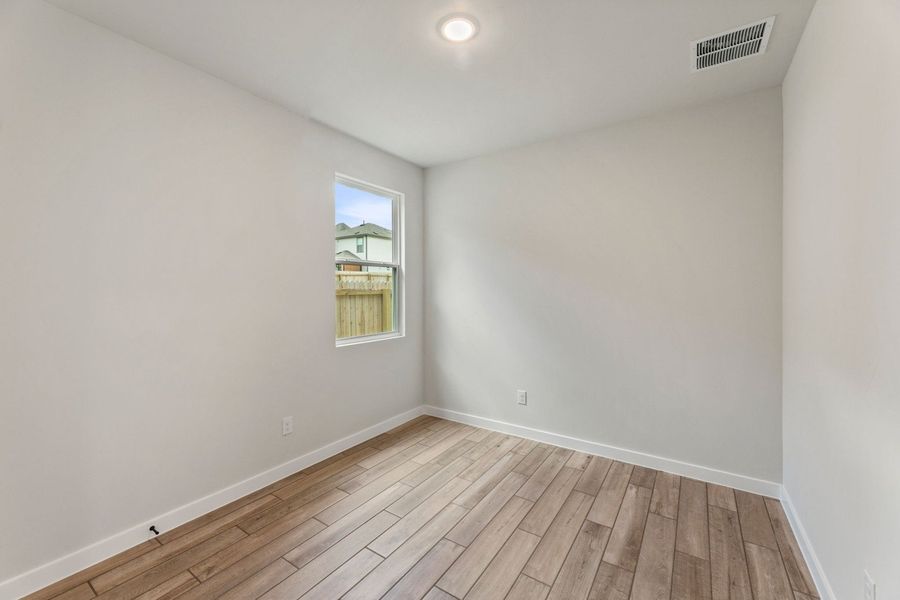 Representative unfurnished interior of a home built from the Pecos by Hakes Brothers in Veranda Designer, San Antonio (Image 30).
