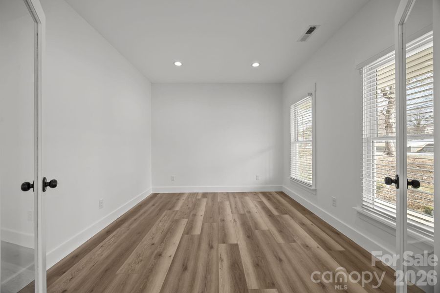 Spacious, unfurnished interior of a new home in , Salisbury (Image 20).