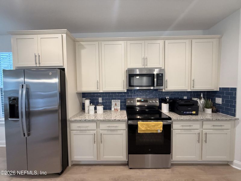 Furnished interior view inside a new home in , Jacksonville (Image 7).