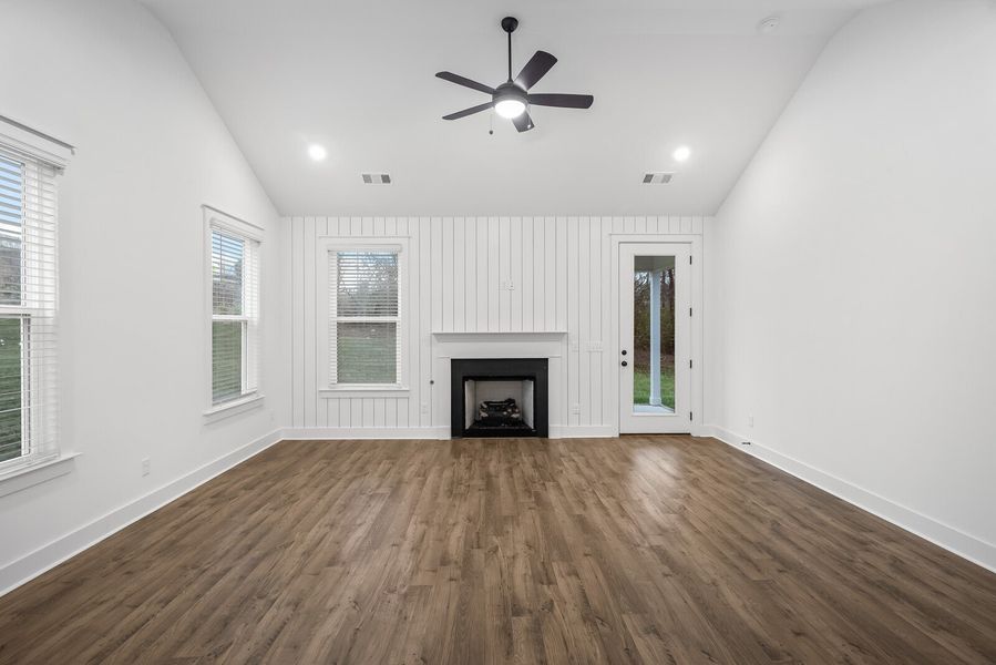 4br New Home in Spring Hill, TN.  - Slide 20