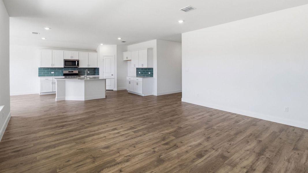 Spacious, unfurnished interior of a new home in Railhead, Cedar Creek (Image 27). Spacious, unfurnished interior of a new home in Railhead, Cedar Creek (Image 27).
