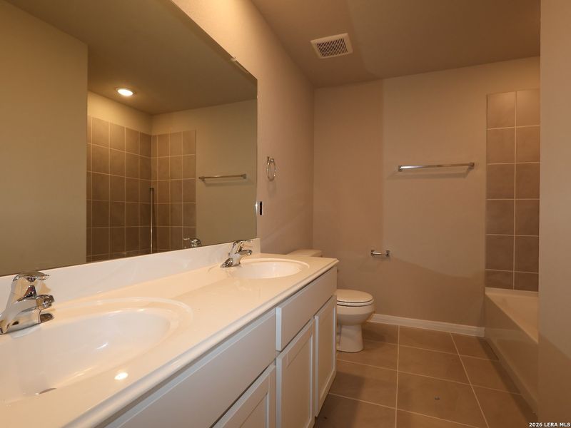 Image 32 of a home in Greenspoint Heights.