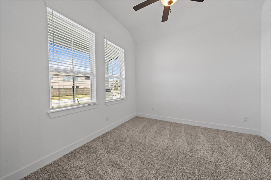 Spacious, unfurnished interior of a new home in Riceland, Mont Belvieu (Image 24).