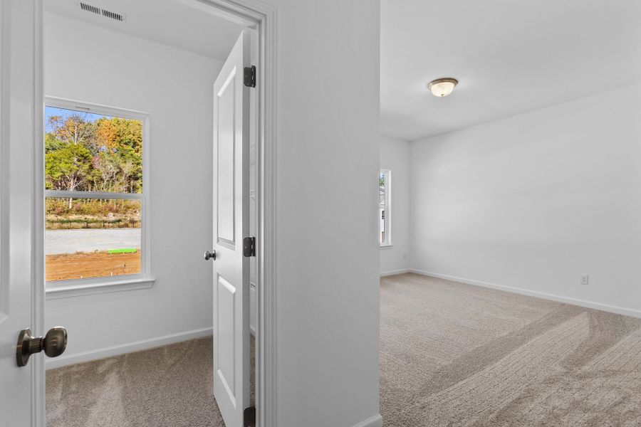 Spacious, unfurnished interior of a new home in Ironhorse, Dickson (Image 20).