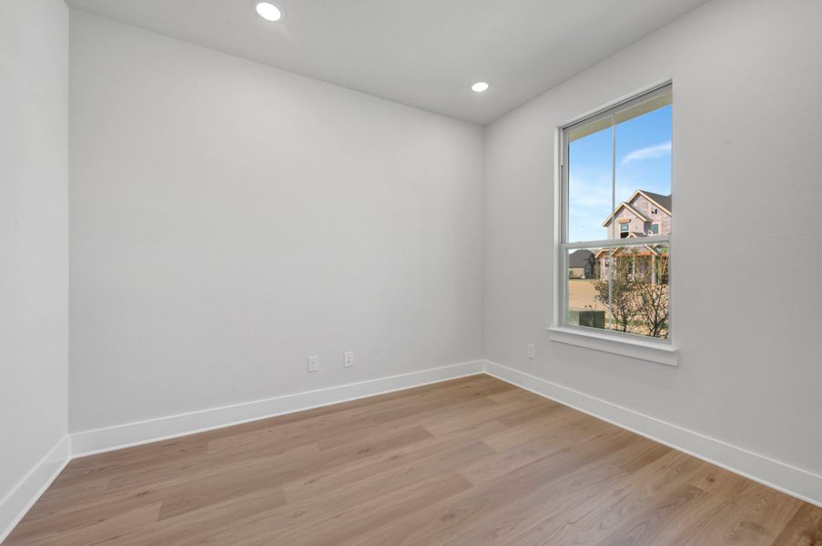 Spacious, unfurnished interior of a new home in Treeline, Justin (Image 14).