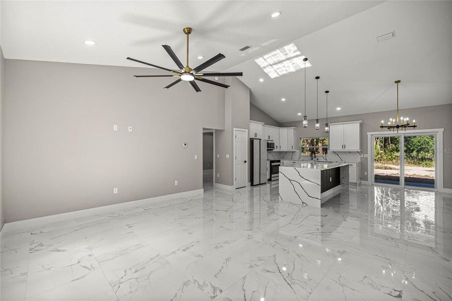 Spacious, unfurnished interior of a new home in , Summerfield (Image 16).